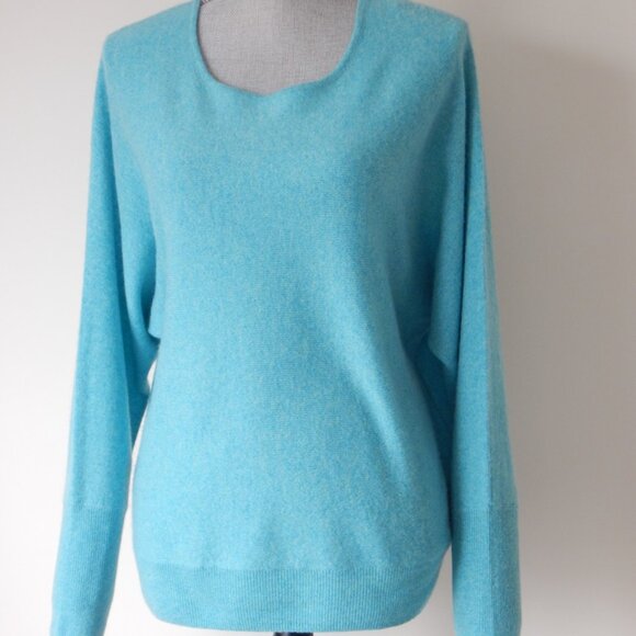 TAHARI Luxe100% 2- PLY CASHMERE Sweater Wholecut Sleeve Round Neck Turquoise NWT - Picture 2 of 6